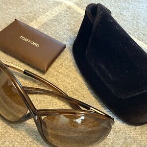 Tom Ford Elegant Brown Sunglasses